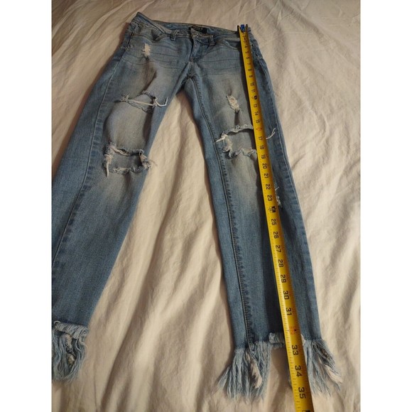 Forever 21 Push Up Jeans Size 27 Blue Distressed Cropped - Picture 7 of 9
